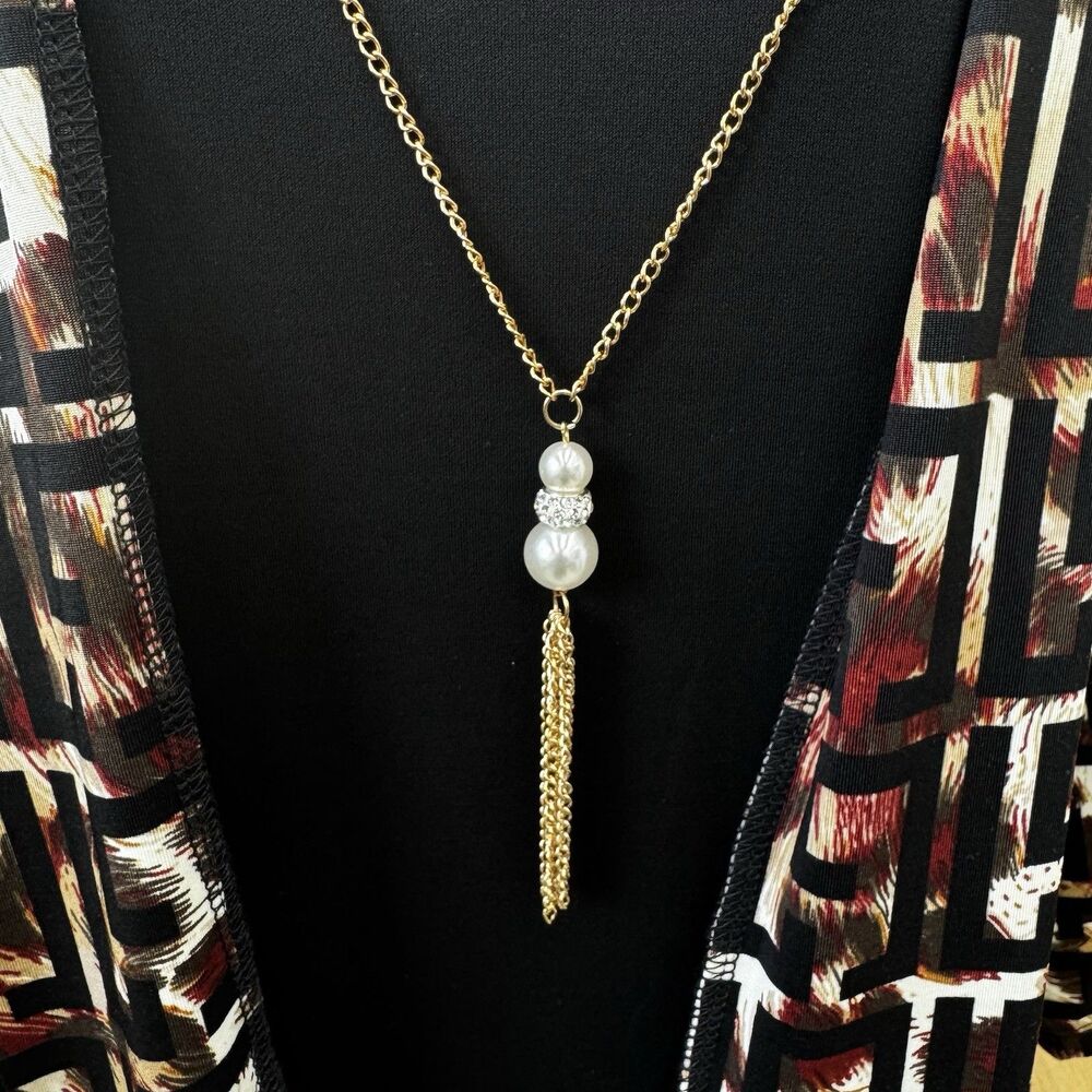 Emily Rose Women’s XL 2 Piece Cardigan Tank Set With Gold Pearl Tassel Jewelry - Picture 2 of 10